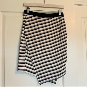 Gilli Striped black and white Envelope Skirt